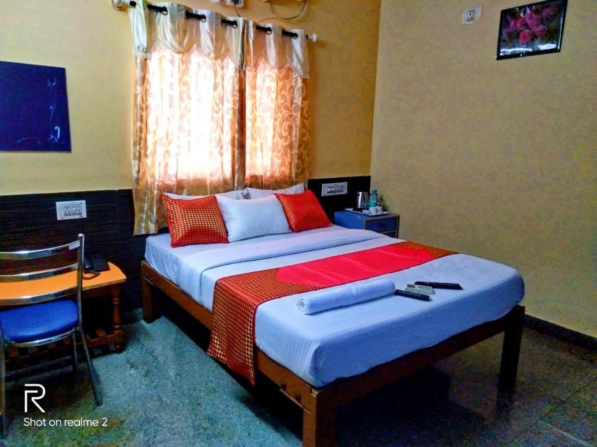 Oyo 75854 Hotel Harsha Residency 班加罗尔 外观 照片