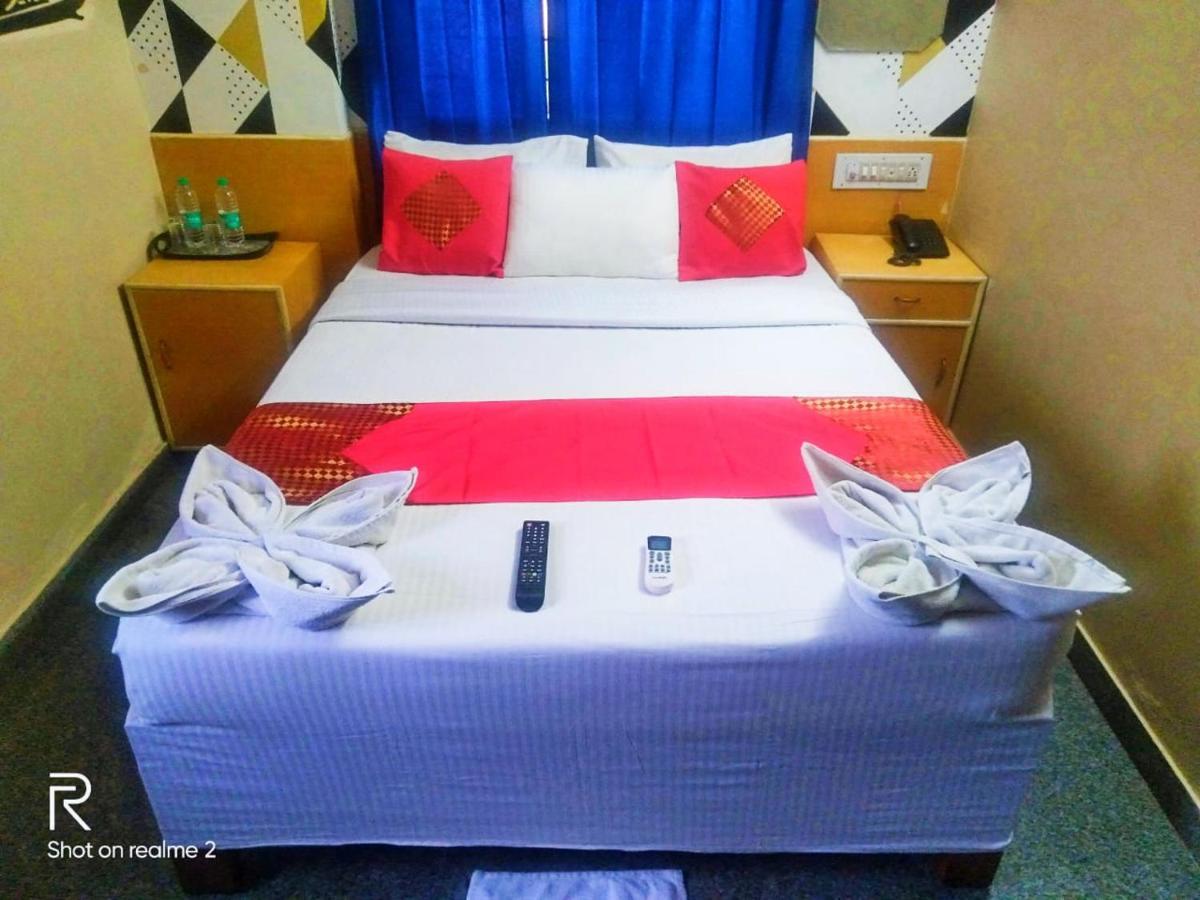 Oyo 75854 Hotel Harsha Residency 班加罗尔 外观 照片
