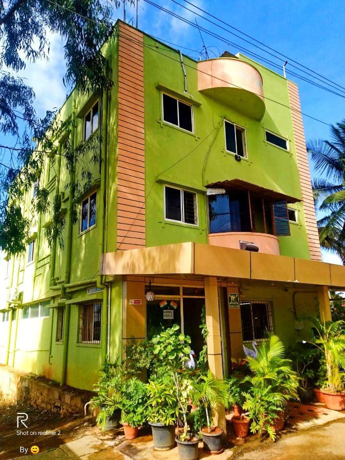 Oyo 75854 Hotel Harsha Residency 班加罗尔 外观 照片