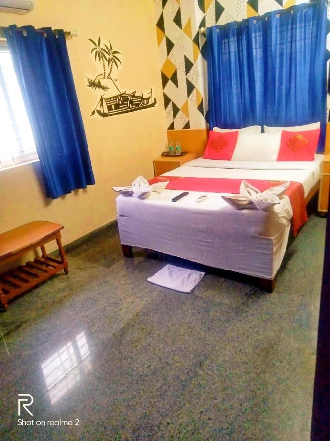 Oyo 75854 Hotel Harsha Residency 班加罗尔 外观 照片