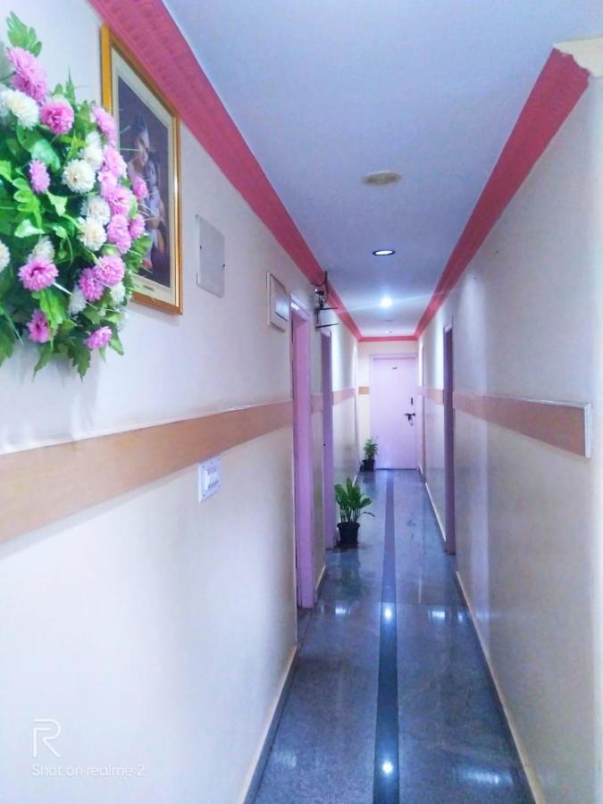 Oyo 75854 Hotel Harsha Residency 班加罗尔 外观 照片