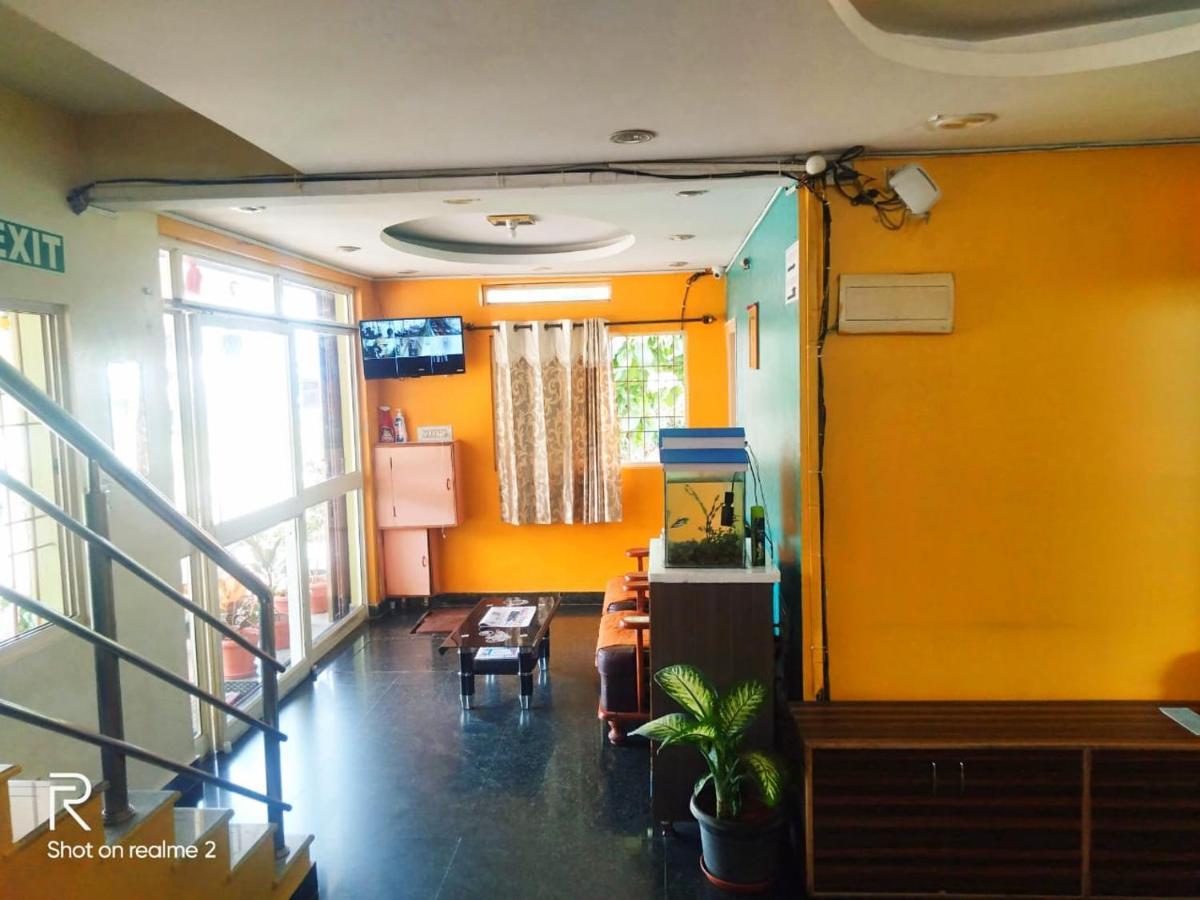 Oyo 75854 Hotel Harsha Residency 班加罗尔 外观 照片